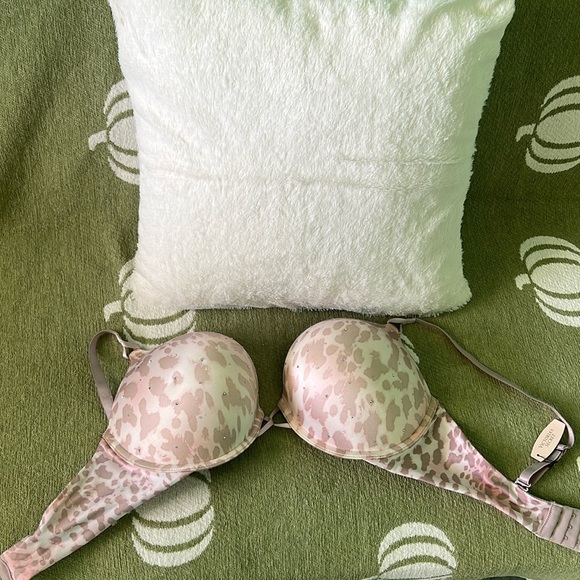 RARE sold out rhinestone 38D miraculous plunge Victoria’s Secret push up bra NWT - Picture 6 of 7